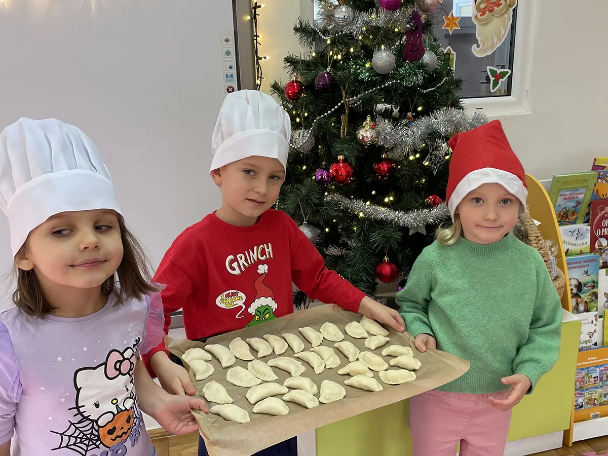  Dzieci z pierogami