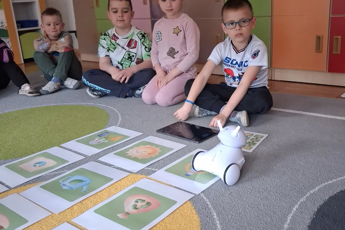  Dzieci na dywanie