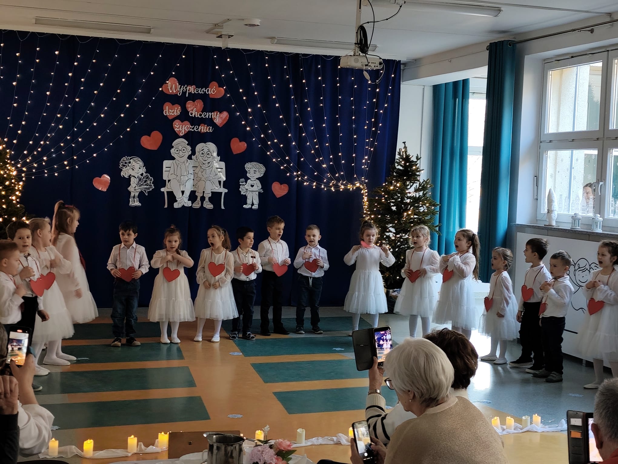  Dzieci w przebraniach